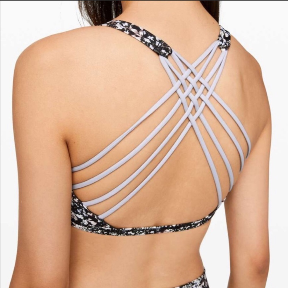 Lululemon Free To Be Wild Bra Sz 2 with cups